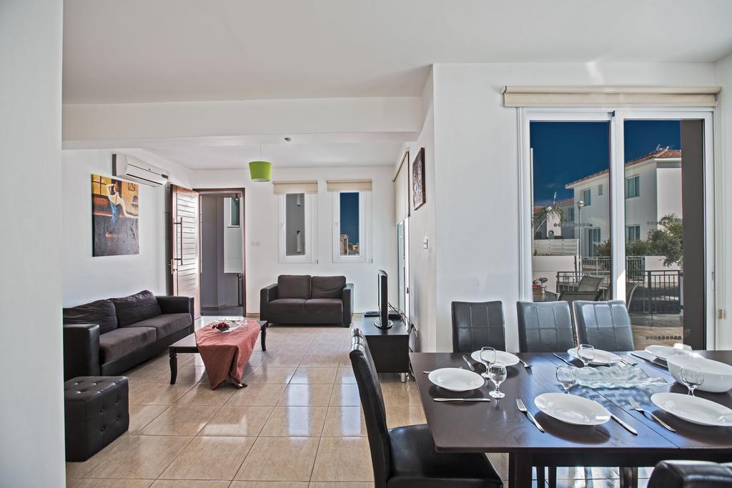 פאראלימני Avra Villas חדר תמונה